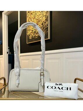 Beautiful Auth Coach Chalk/Cream Crinkle Leather Swing Zip 20